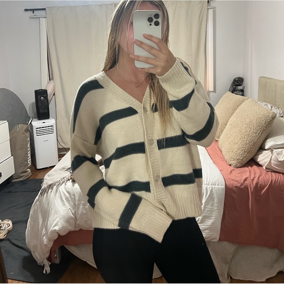 SPLENDID cardigan - Picture 5 of 15